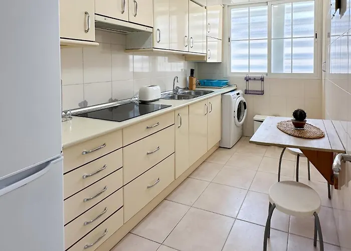 Apartamento Frente Al Mar Con Piscina Benidorm